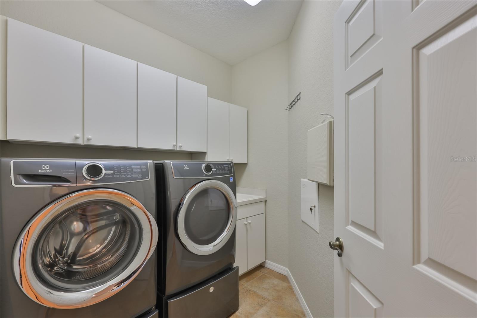 1368 EMERALD DUNES DR, SUN CITY CENTER, FL, 33573