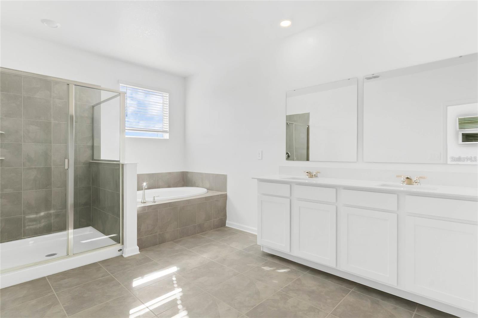 353 BOGEY DR, DAVENPORT, FL, 33896