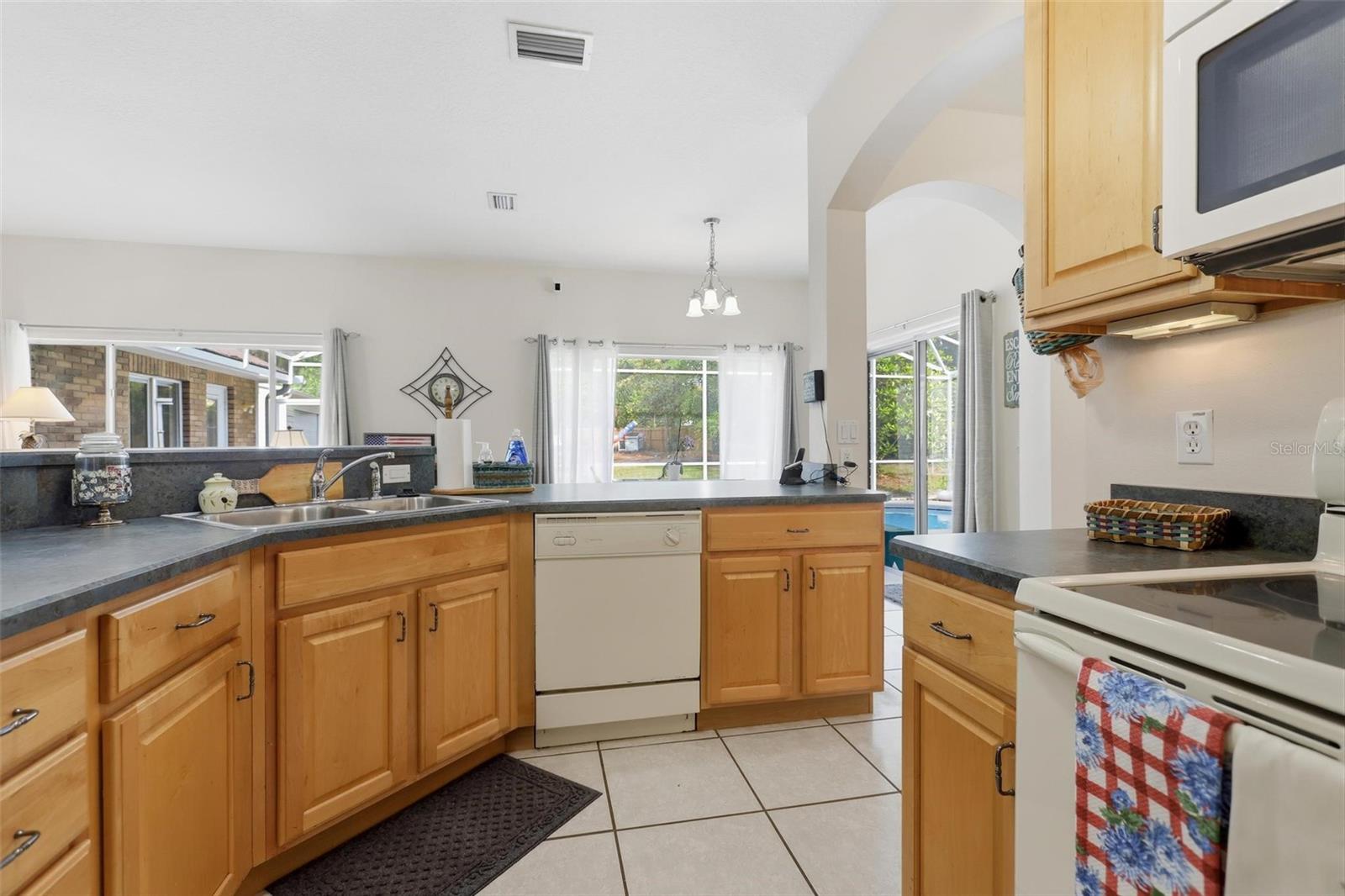 1661 WONDERING OAK LN, DELAND, FL, 32720