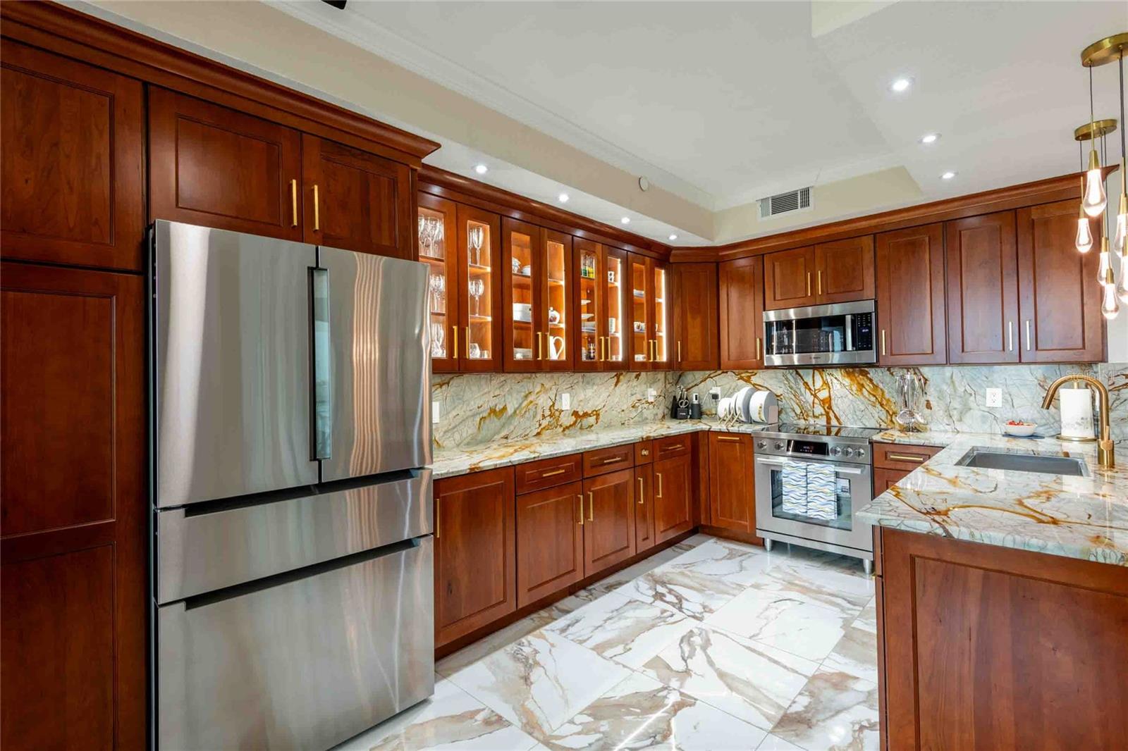 4737 DOLPHIN CAY LN S #407, ST PETERSBURG, FL, 33711