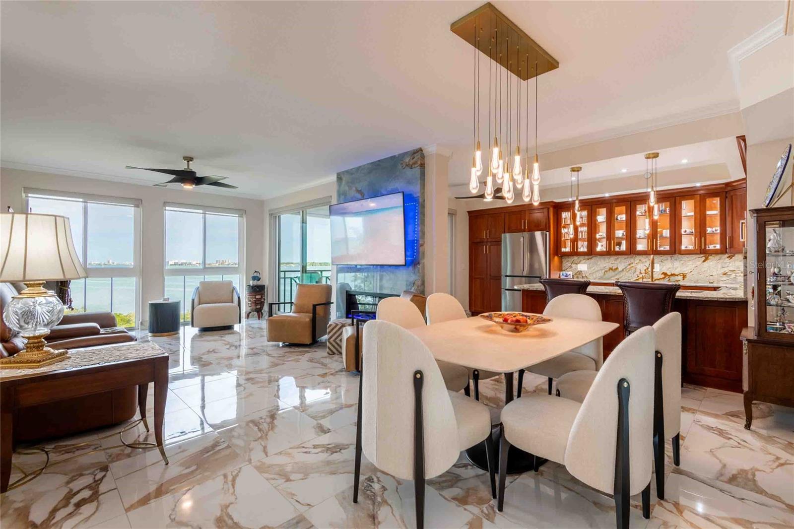 4737 DOLPHIN CAY LN S #407, ST PETERSBURG, FL, 33711