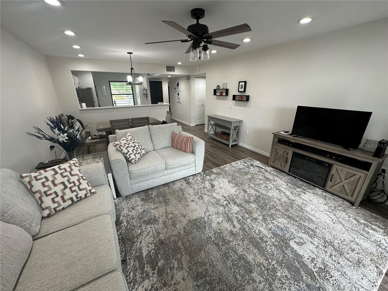 619 SPRING LAKES BLVD, BRADENTON, FL, 34210