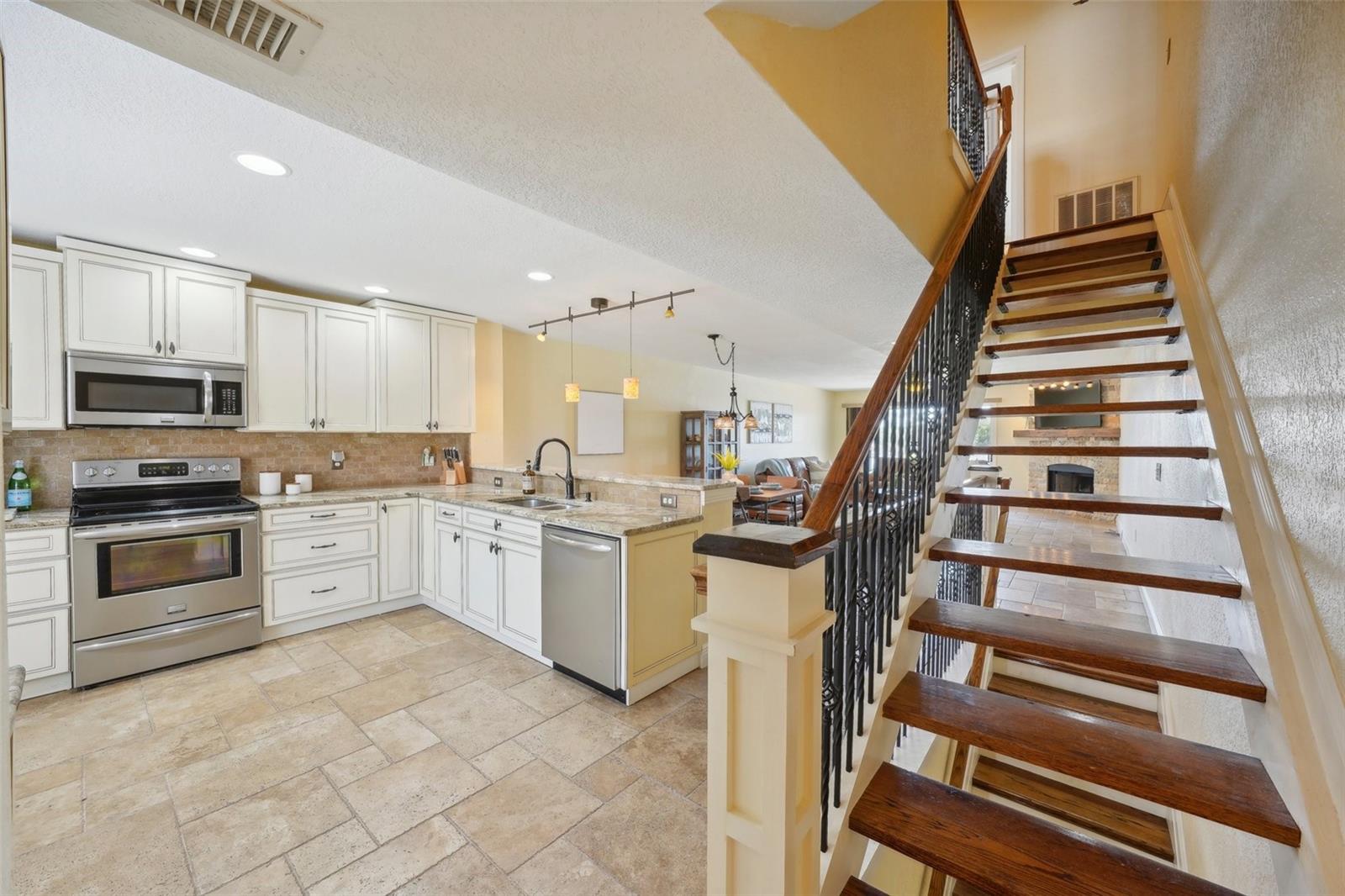637 PINELLAS BAYWAY #105, TIERRA VERDE, FL, 33715