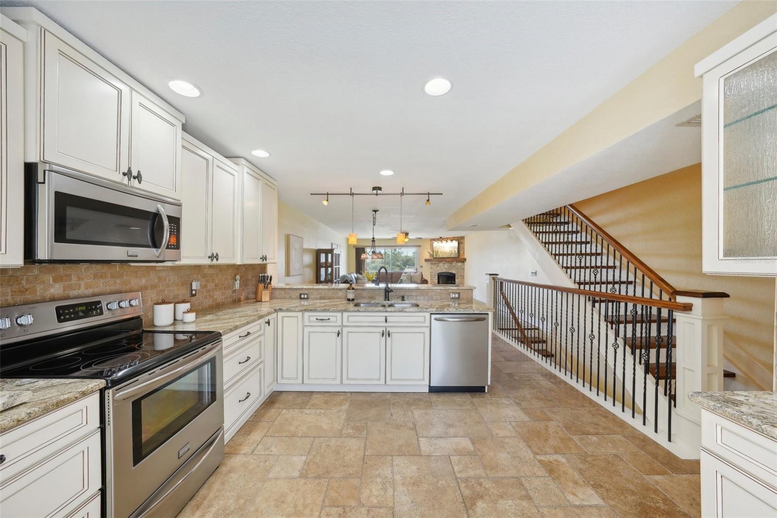 637 PINELLAS BAYWAY #105, TIERRA VERDE, FL, 33715