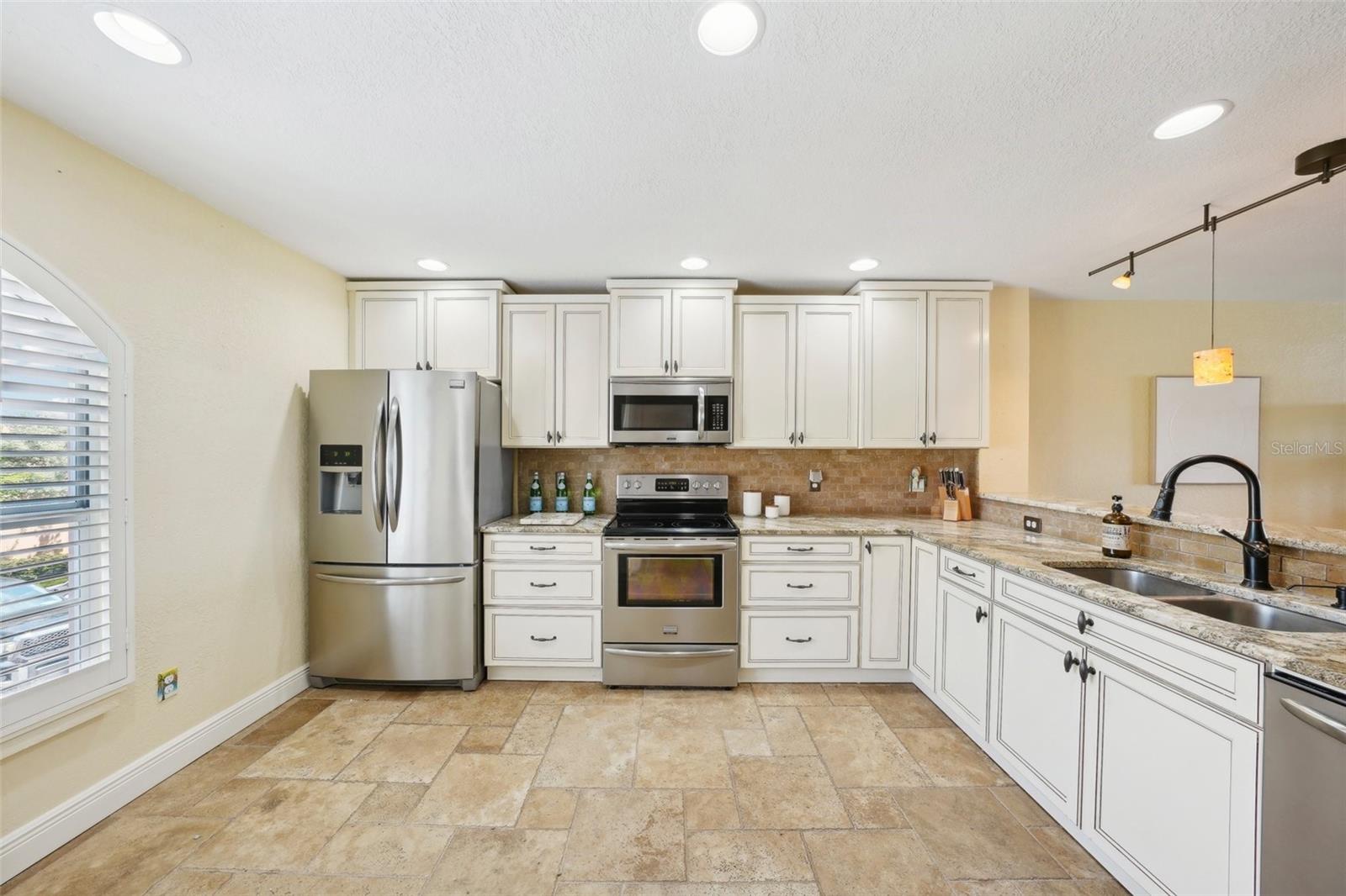 637 PINELLAS BAYWAY #105, TIERRA VERDE, FL, 33715