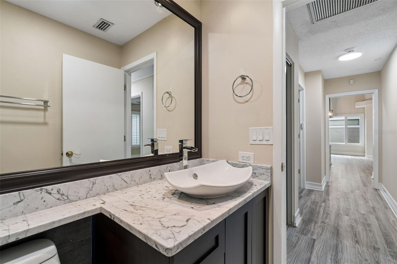 14675 VILLAGE GLEN CIR, TAMPA, FL, 33618