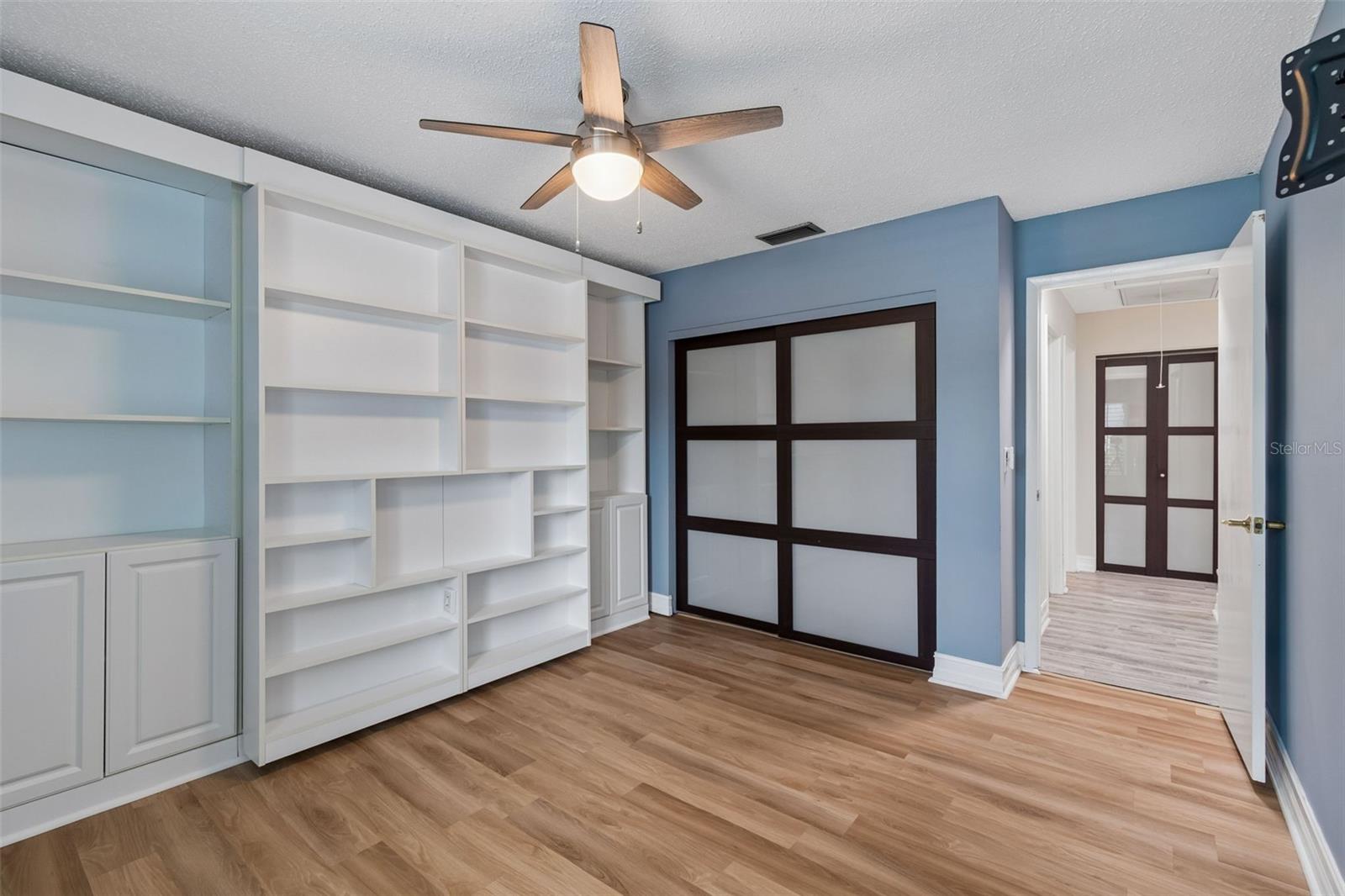 14675 VILLAGE GLEN CIR, TAMPA, FL, 33618