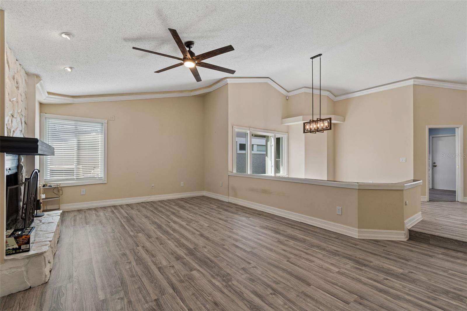 14675 VILLAGE GLEN CIR, TAMPA, FL, 33618