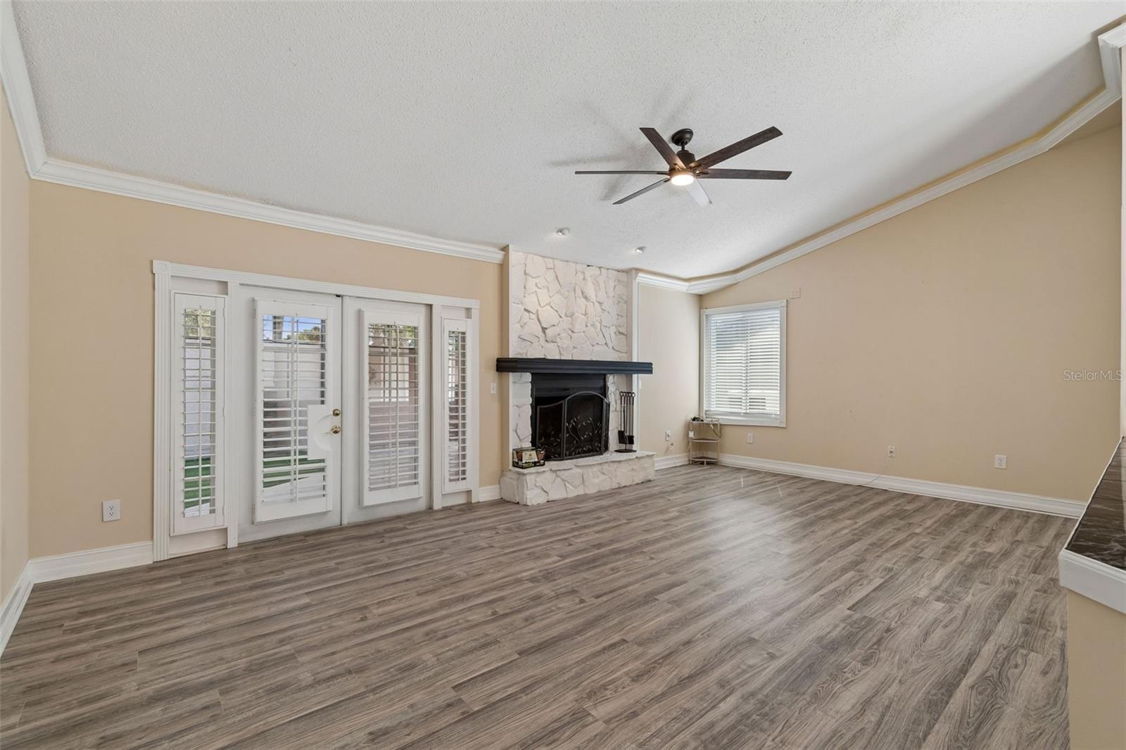 14675 VILLAGE GLEN CIR, TAMPA, FL, 33618