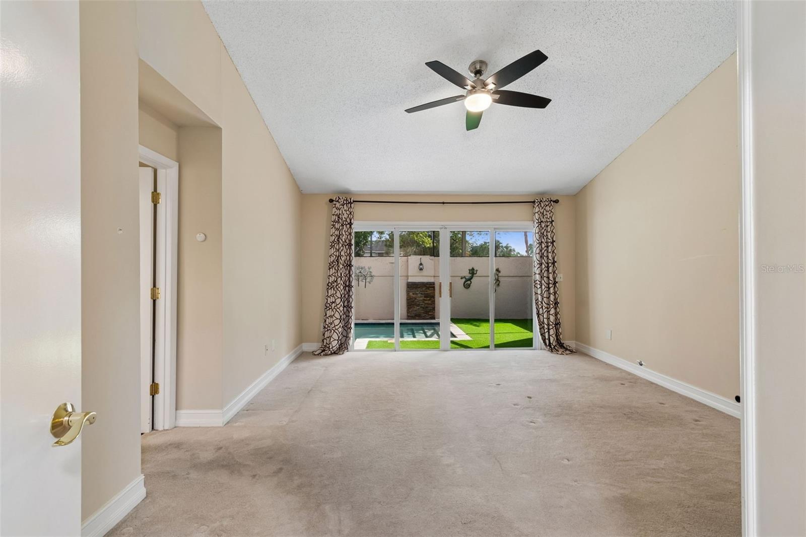 14675 VILLAGE GLEN CIR, TAMPA, FL, 33618