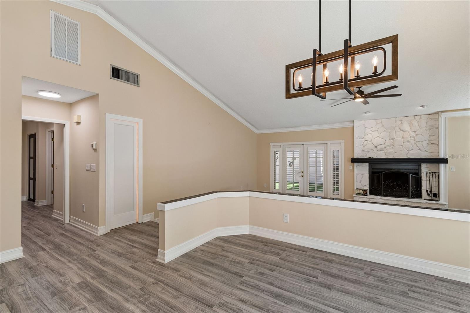 14675 VILLAGE GLEN CIR, TAMPA, FL, 33618