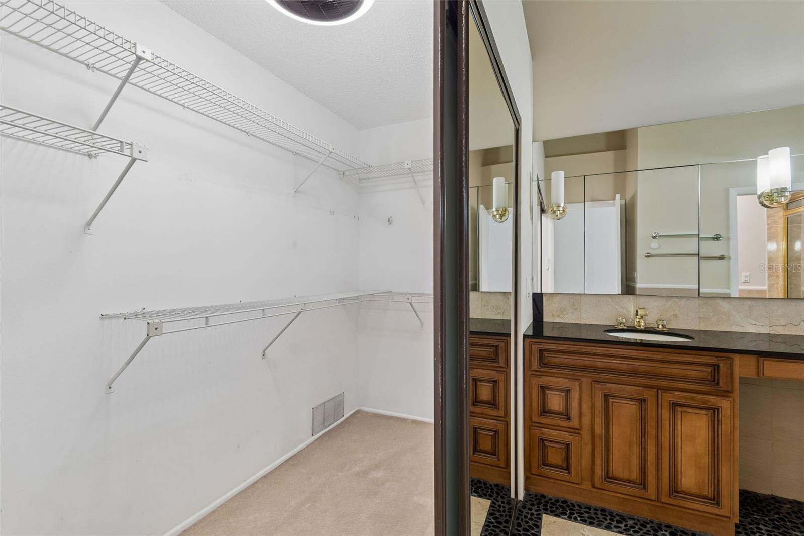 14675 VILLAGE GLEN CIR, TAMPA, FL, 33618