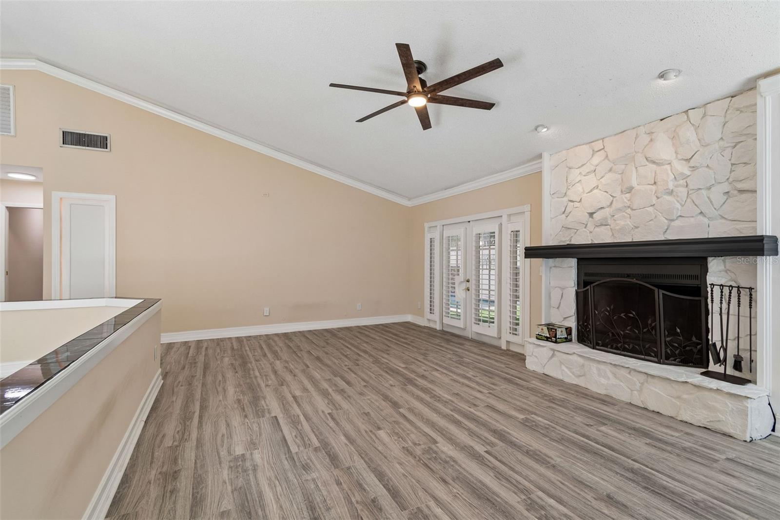 14675 VILLAGE GLEN CIR, TAMPA, FL, 33618