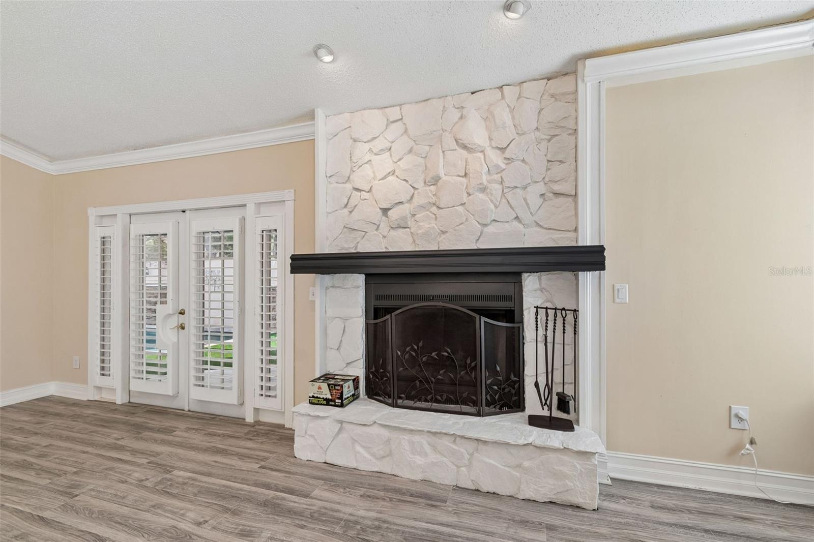 14675 VILLAGE GLEN CIR, TAMPA, FL, 33618