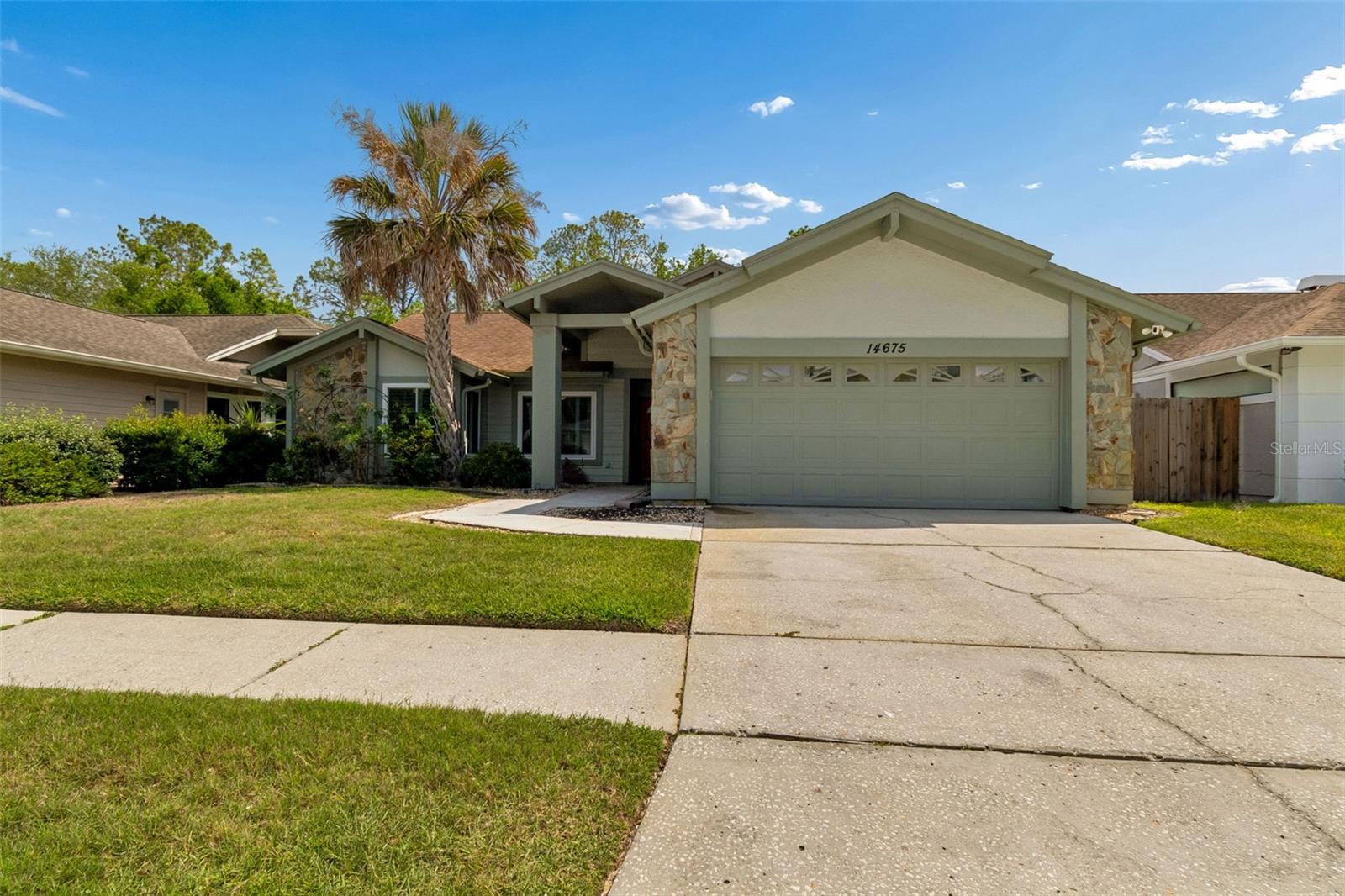 14675 VILLAGE GLEN CIR, TAMPA, FL, 33618
