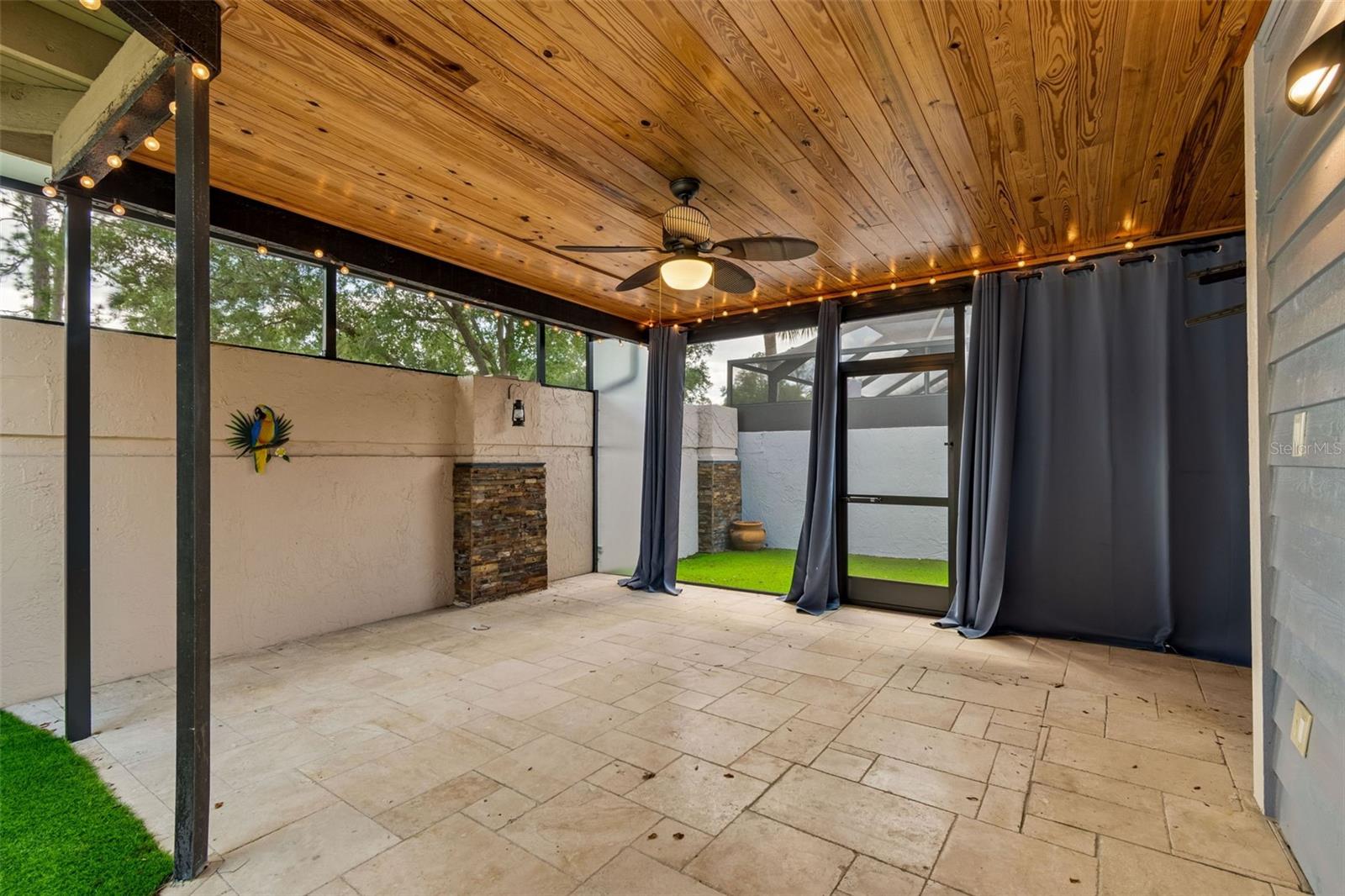 14675 VILLAGE GLEN CIR, TAMPA, FL, 33618