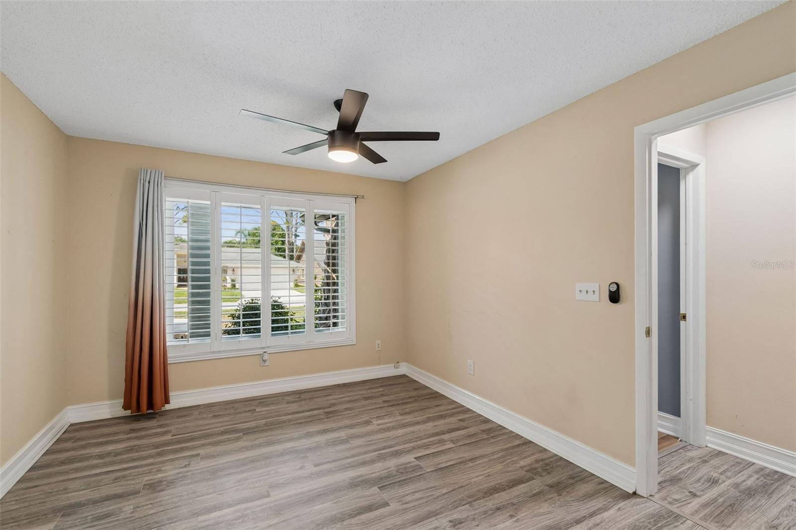 14675 VILLAGE GLEN CIR, TAMPA, FL, 33618