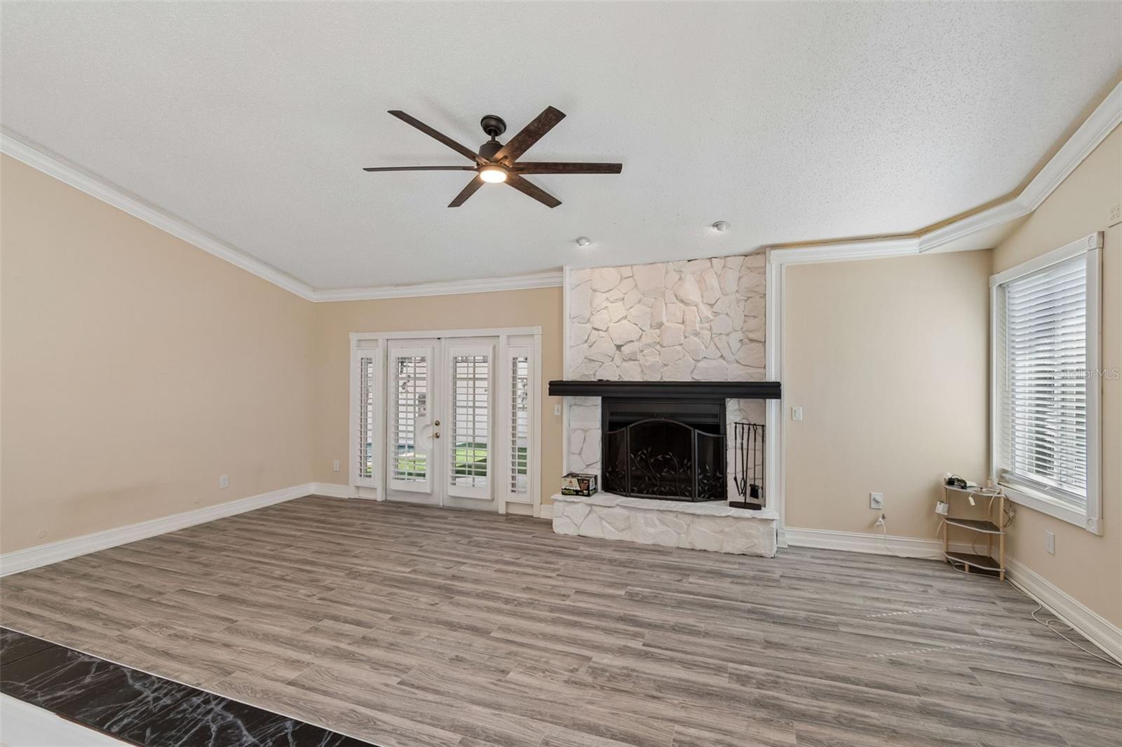 14675 VILLAGE GLEN CIR, TAMPA, FL, 33618