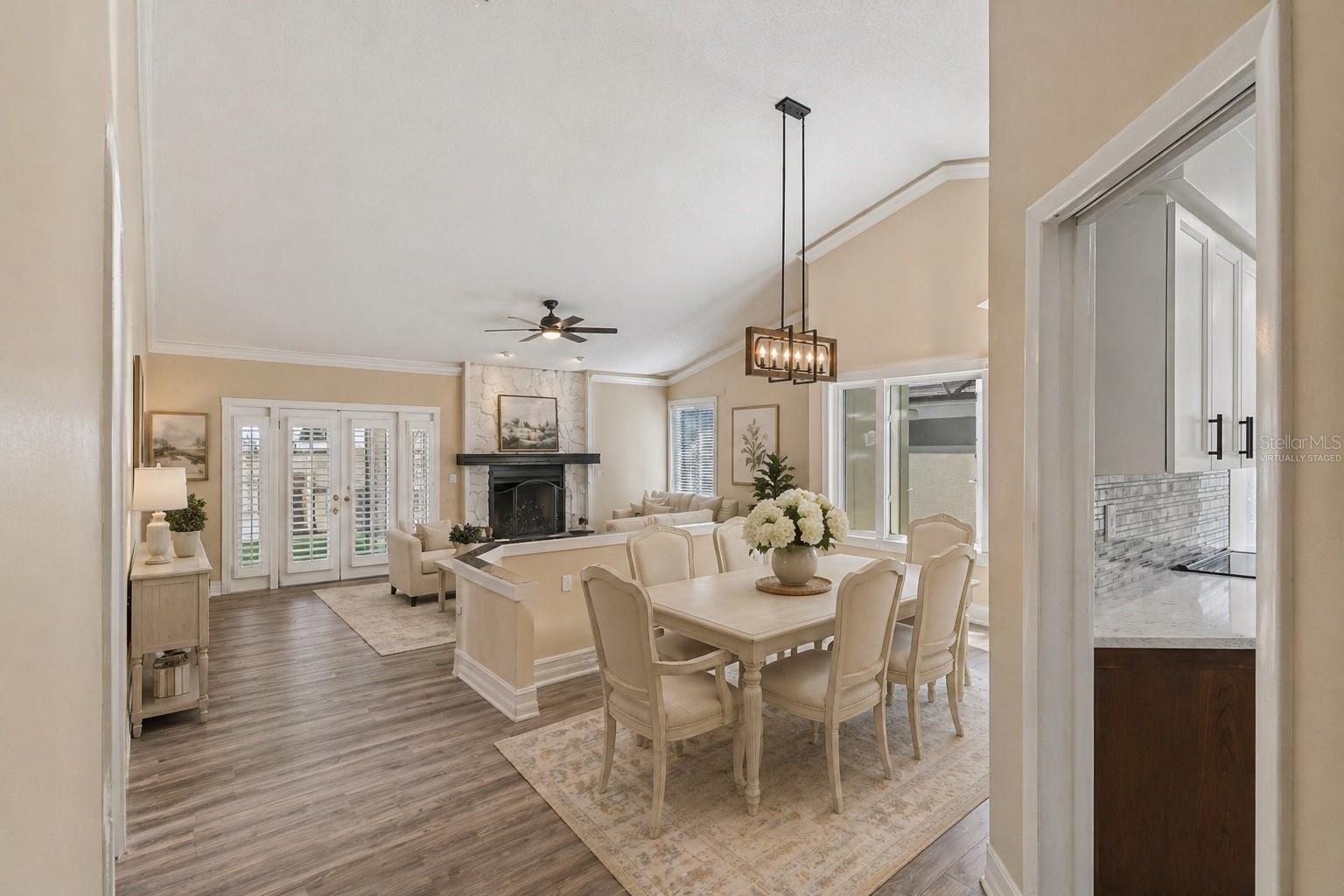 14675 VILLAGE GLEN CIR, TAMPA, FL, 33618