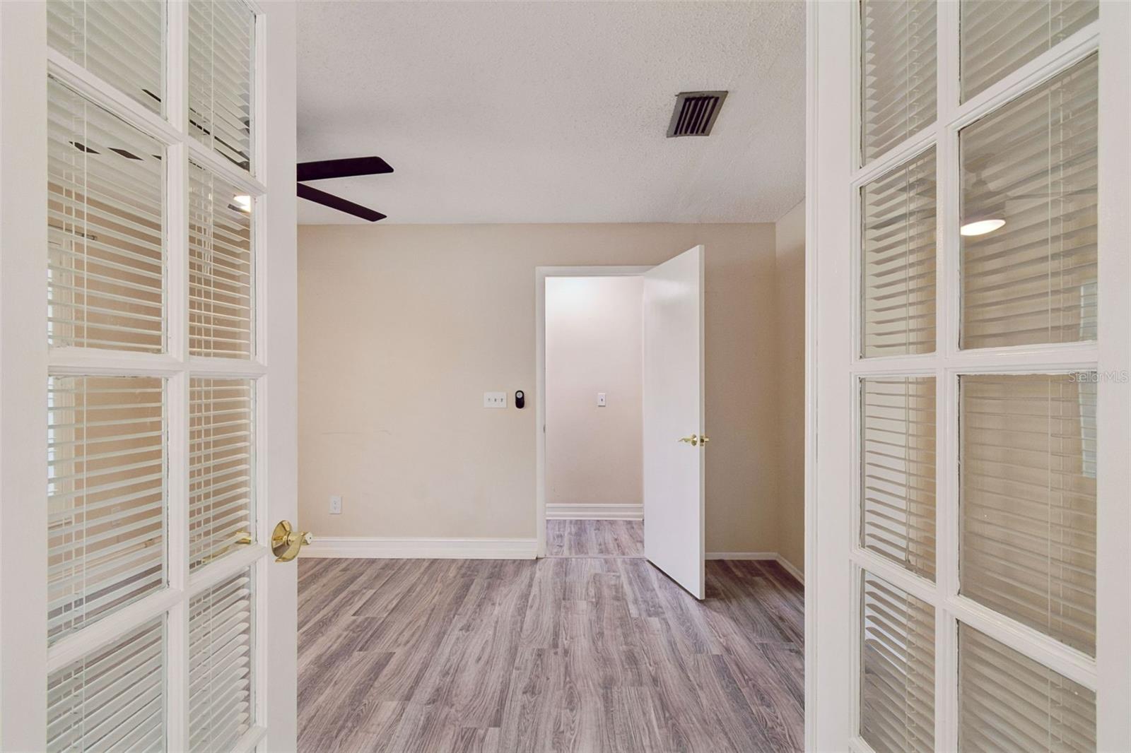 14675 VILLAGE GLEN CIR, TAMPA, FL, 33618