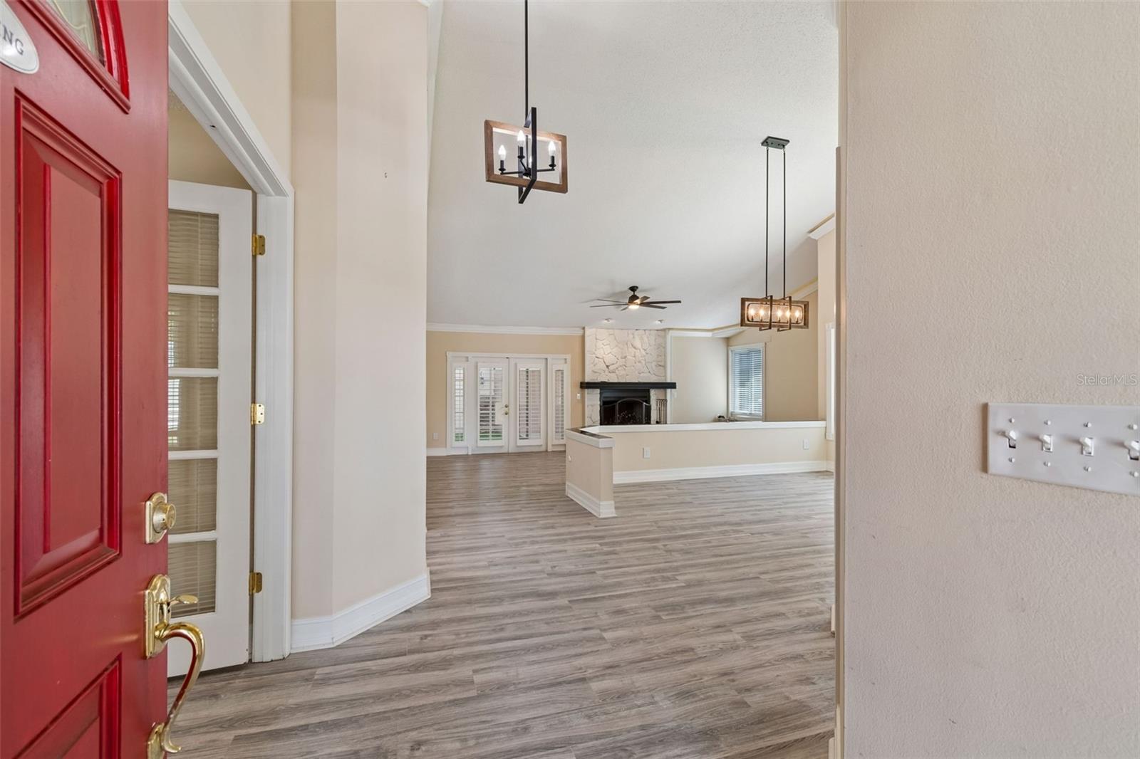 14675 VILLAGE GLEN CIR, TAMPA, FL, 33618