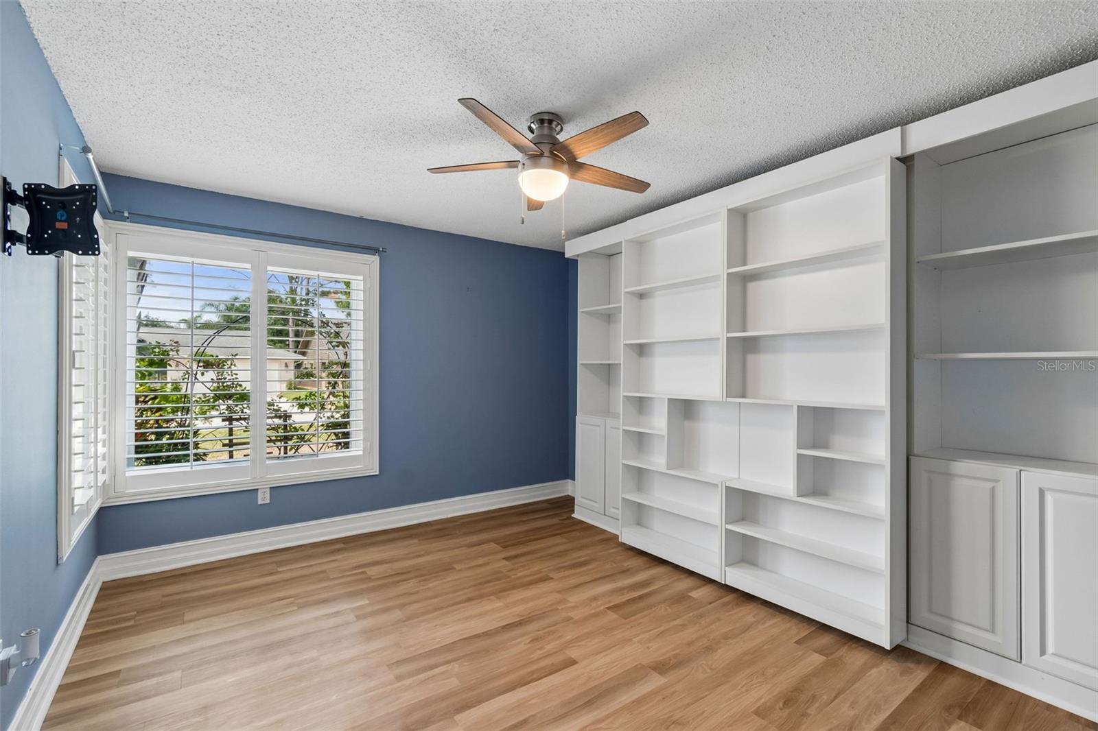 14675 VILLAGE GLEN CIR, TAMPA, FL, 33618