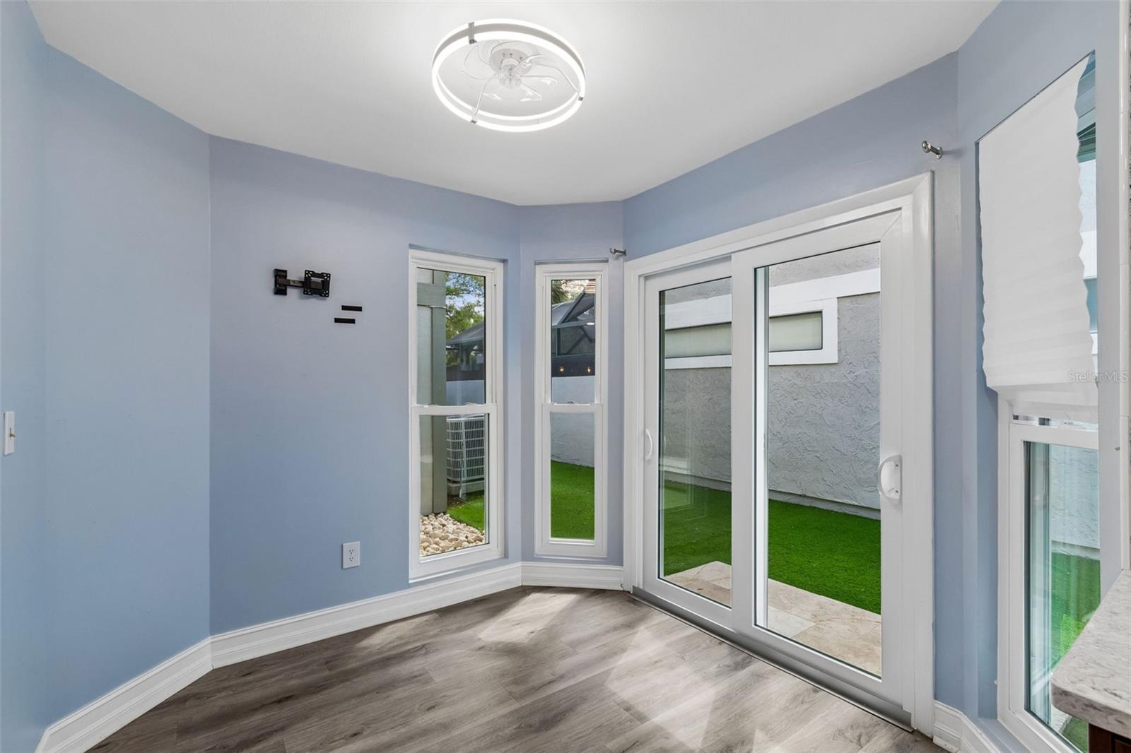 14675 VILLAGE GLEN CIR, TAMPA, FL, 33618