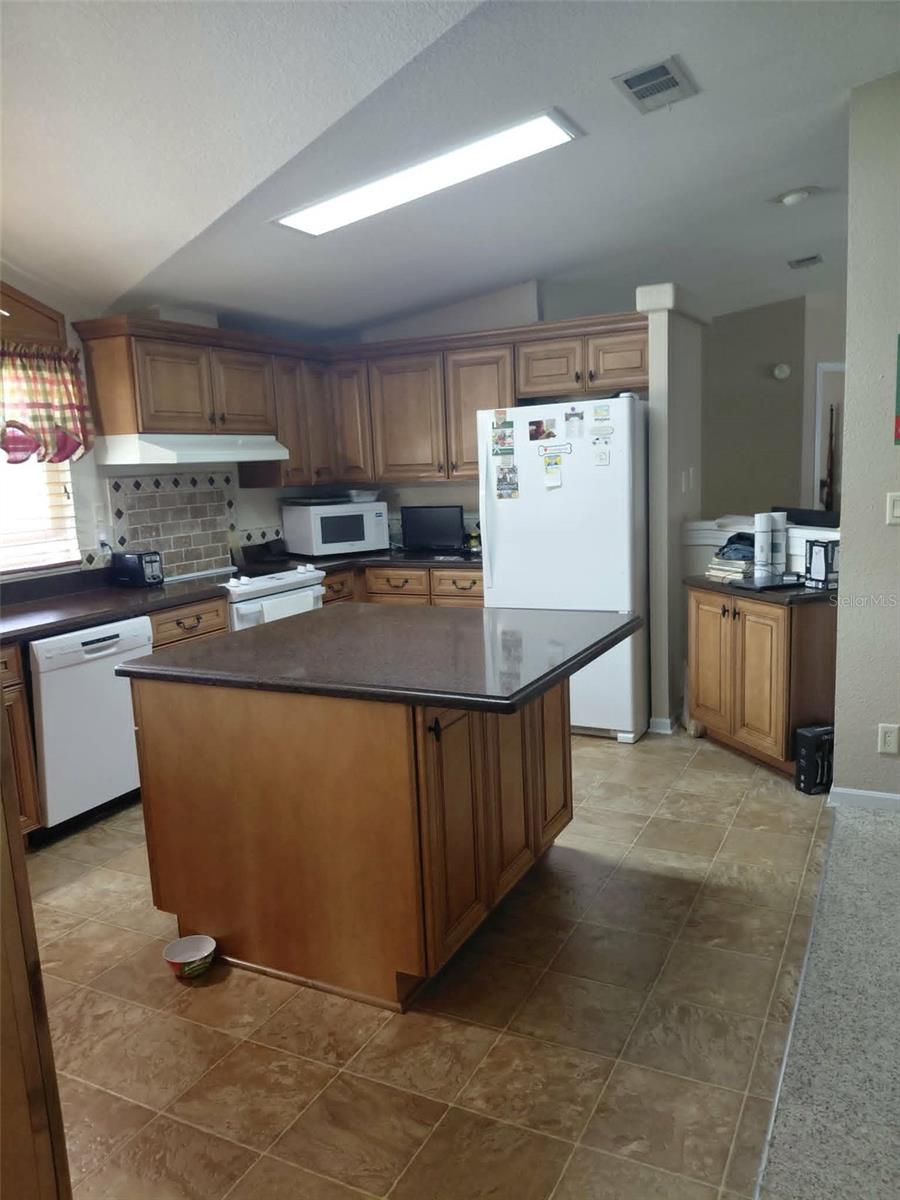 8401 WEATHERFORD AVE, BROOKSVILLE, FL, 34613