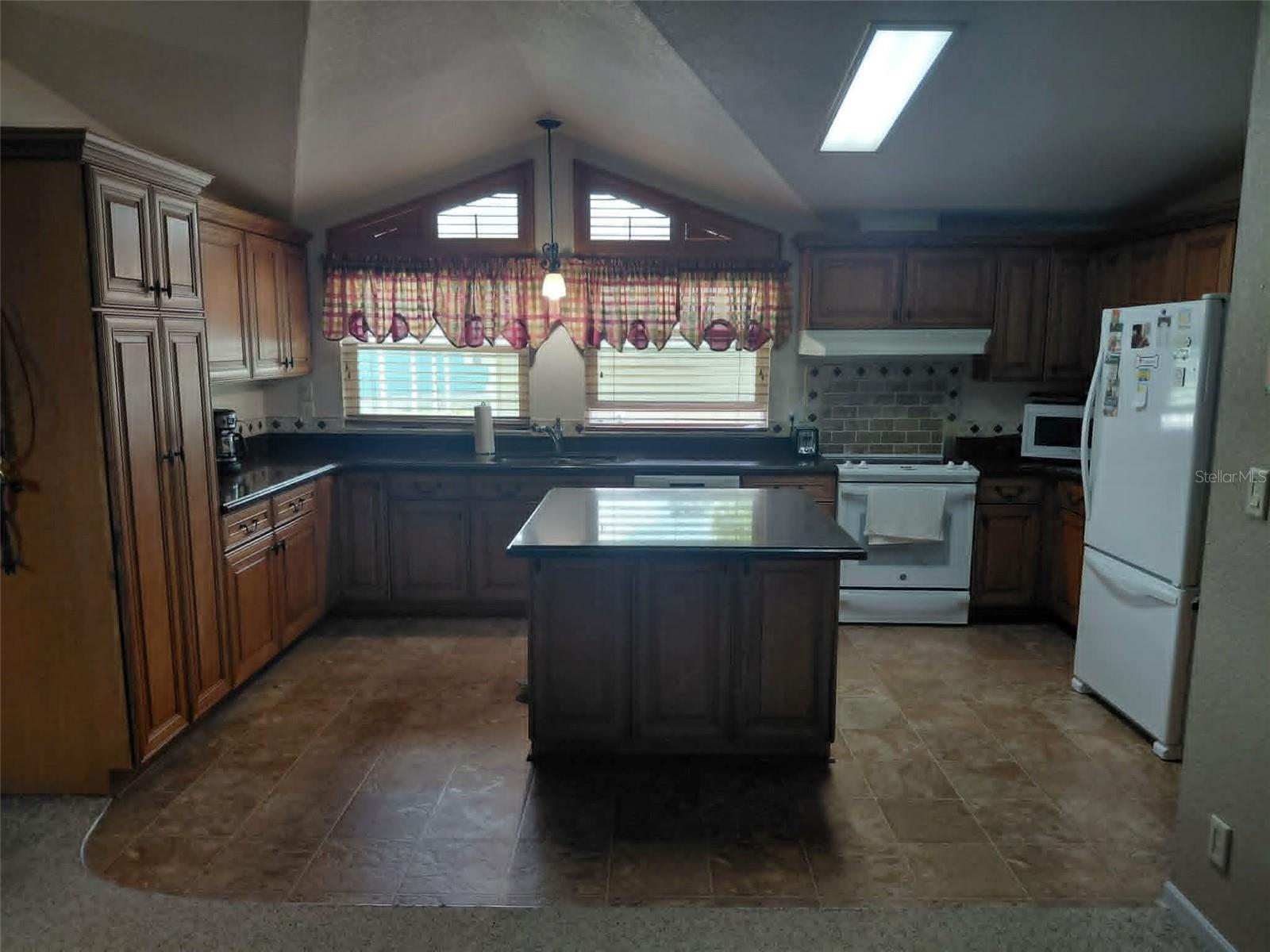 8401 WEATHERFORD AVE, BROOKSVILLE, FL, 34613