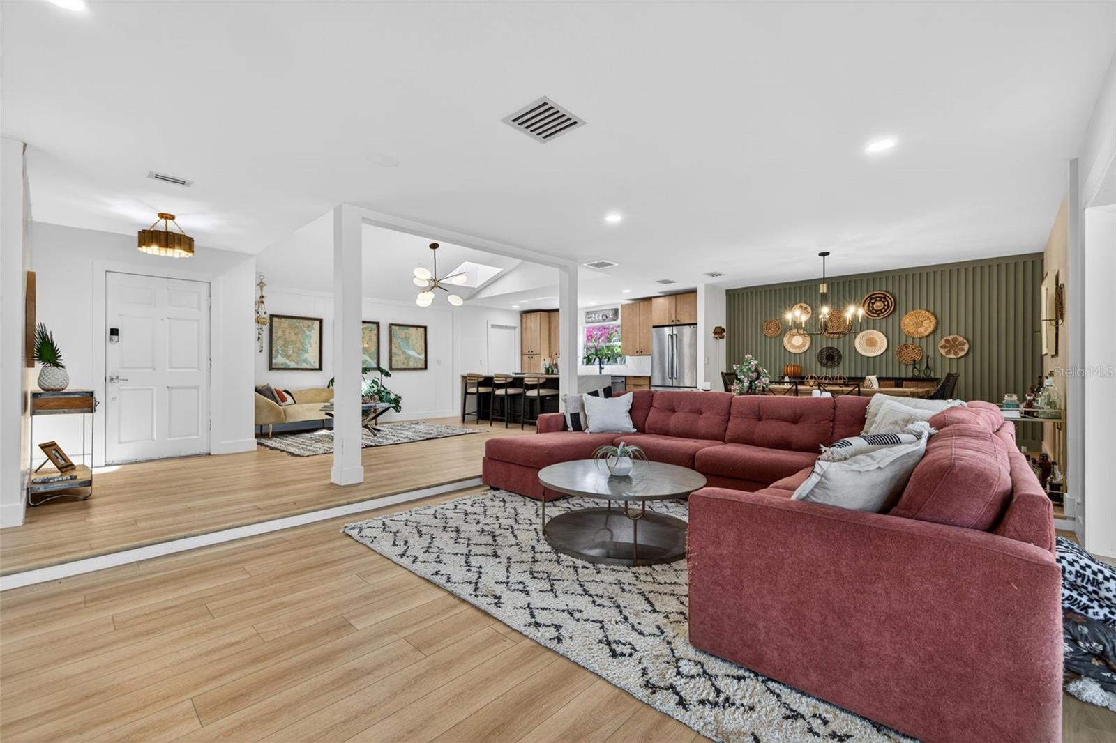8450 FLAGSTONE DR, TAMPA, FL, 33615