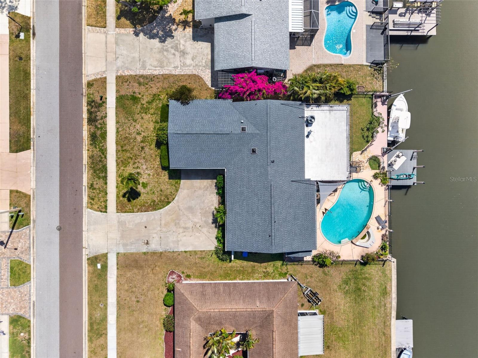 8450 FLAGSTONE DR, TAMPA, FL, 33615