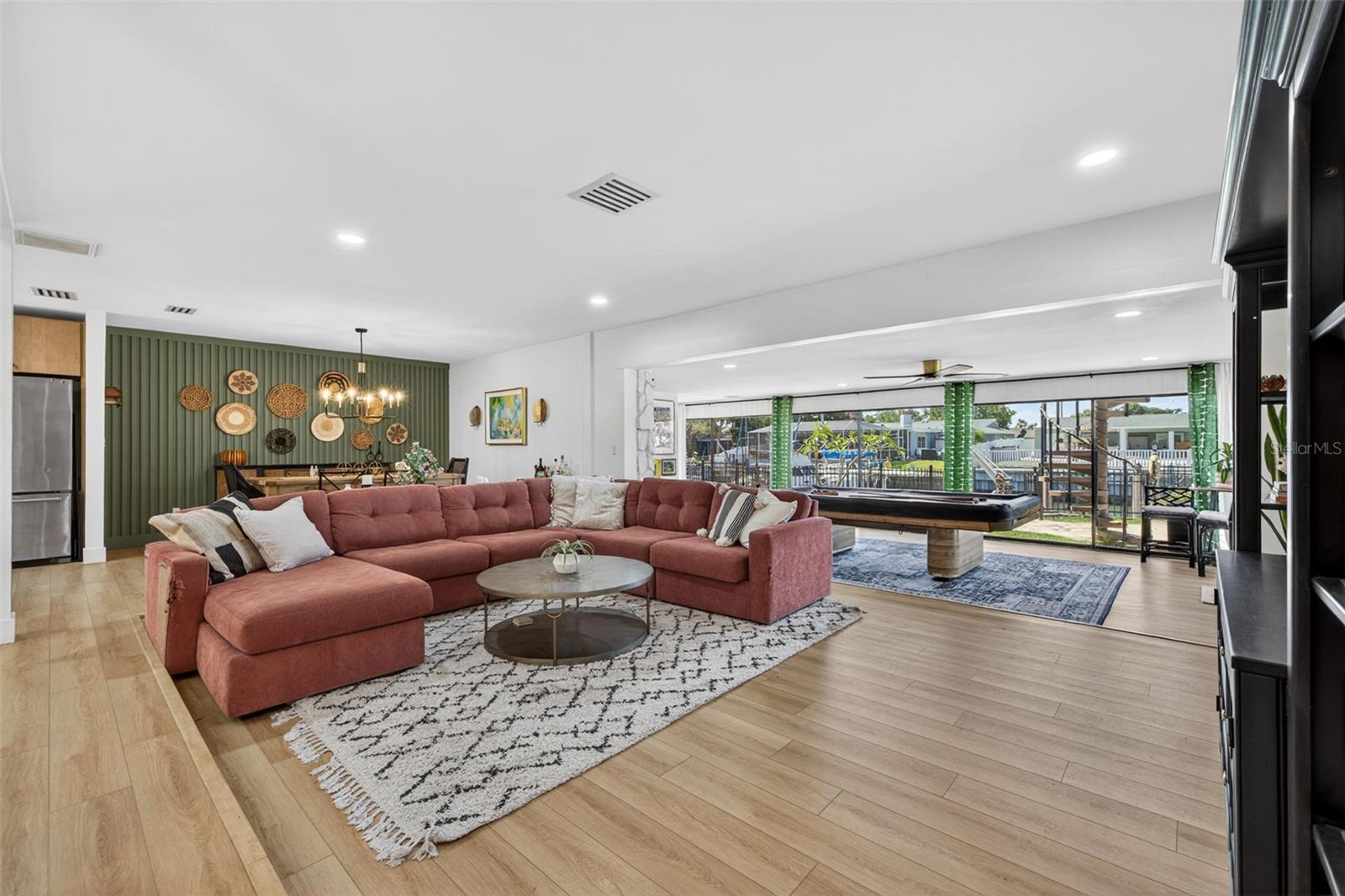 8450 FLAGSTONE DR, TAMPA, FL, 33615
