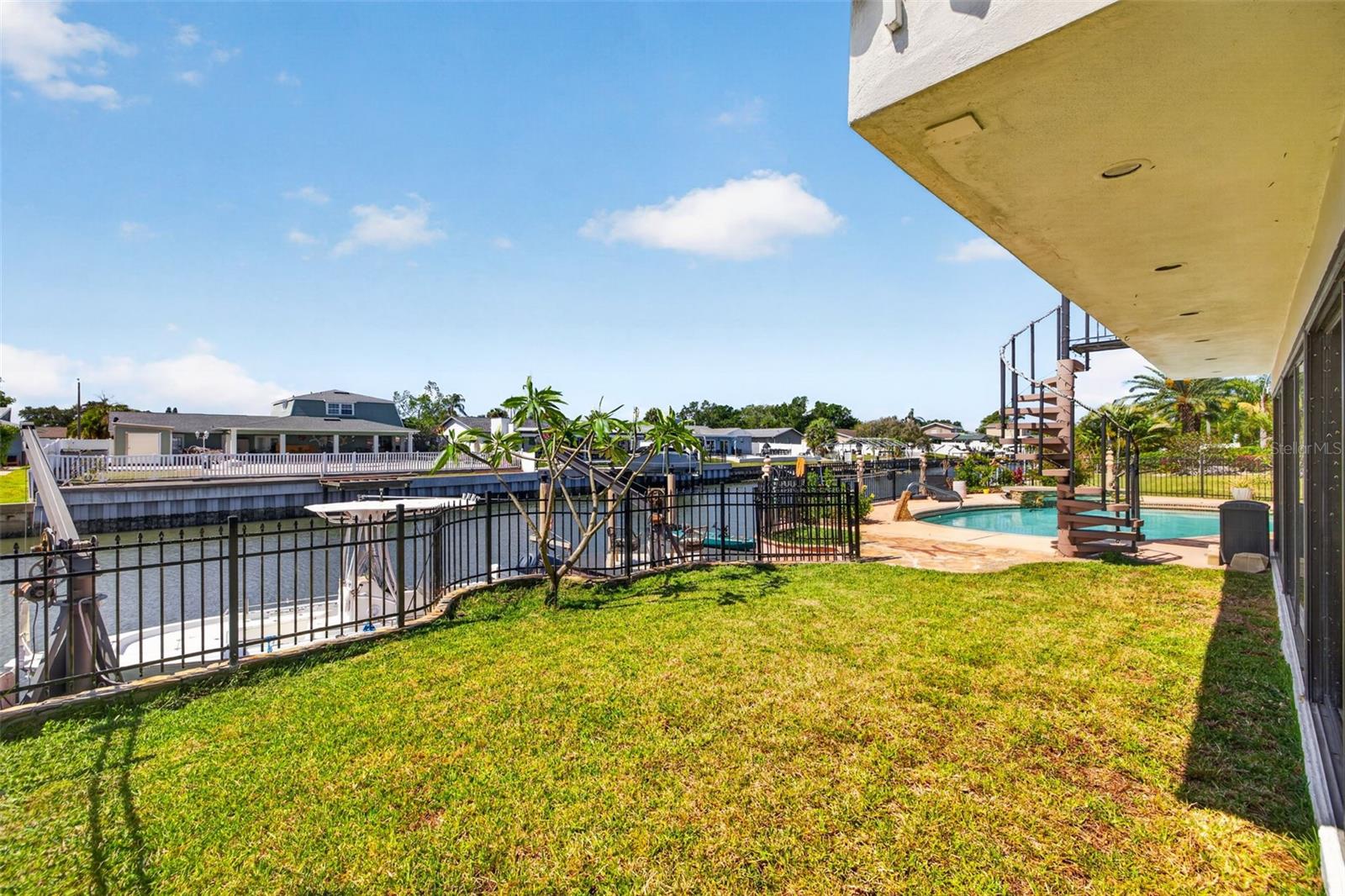 8450 FLAGSTONE DR, TAMPA, FL, 33615