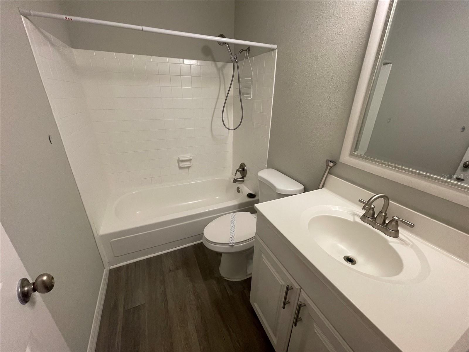 525 CONWAY RD #220, ORLANDO, FL, 32807
