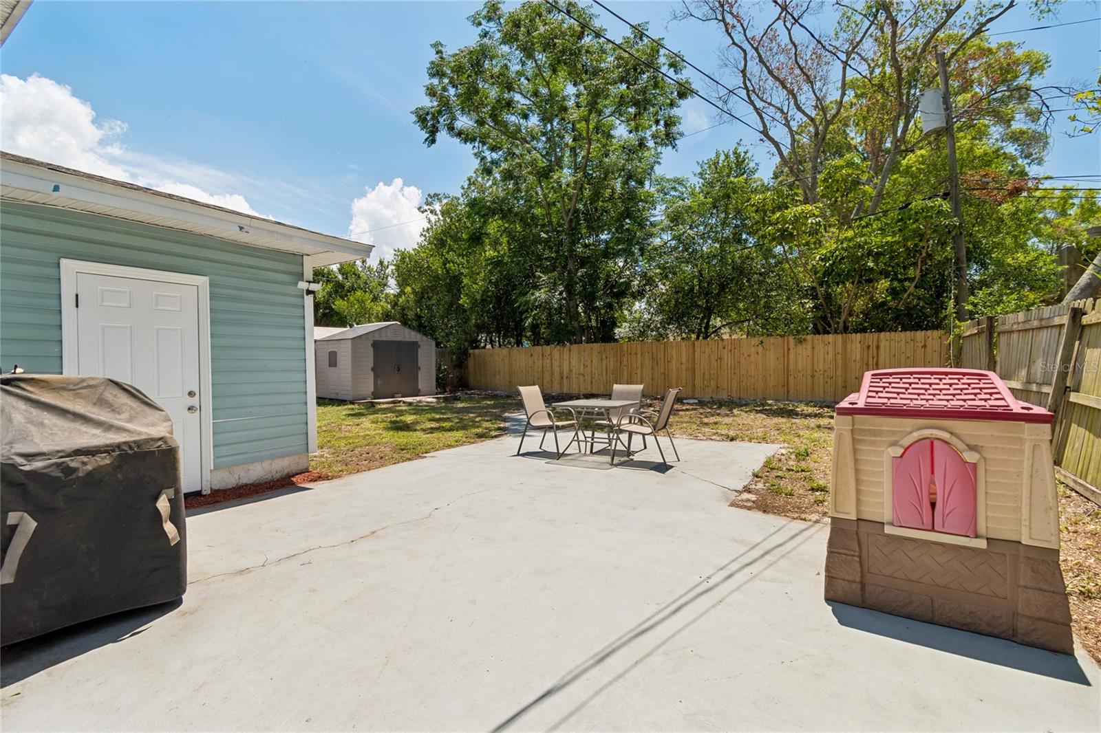 111 W GRAPEFRUIT CIR, CLEARWATER, FL, 33763