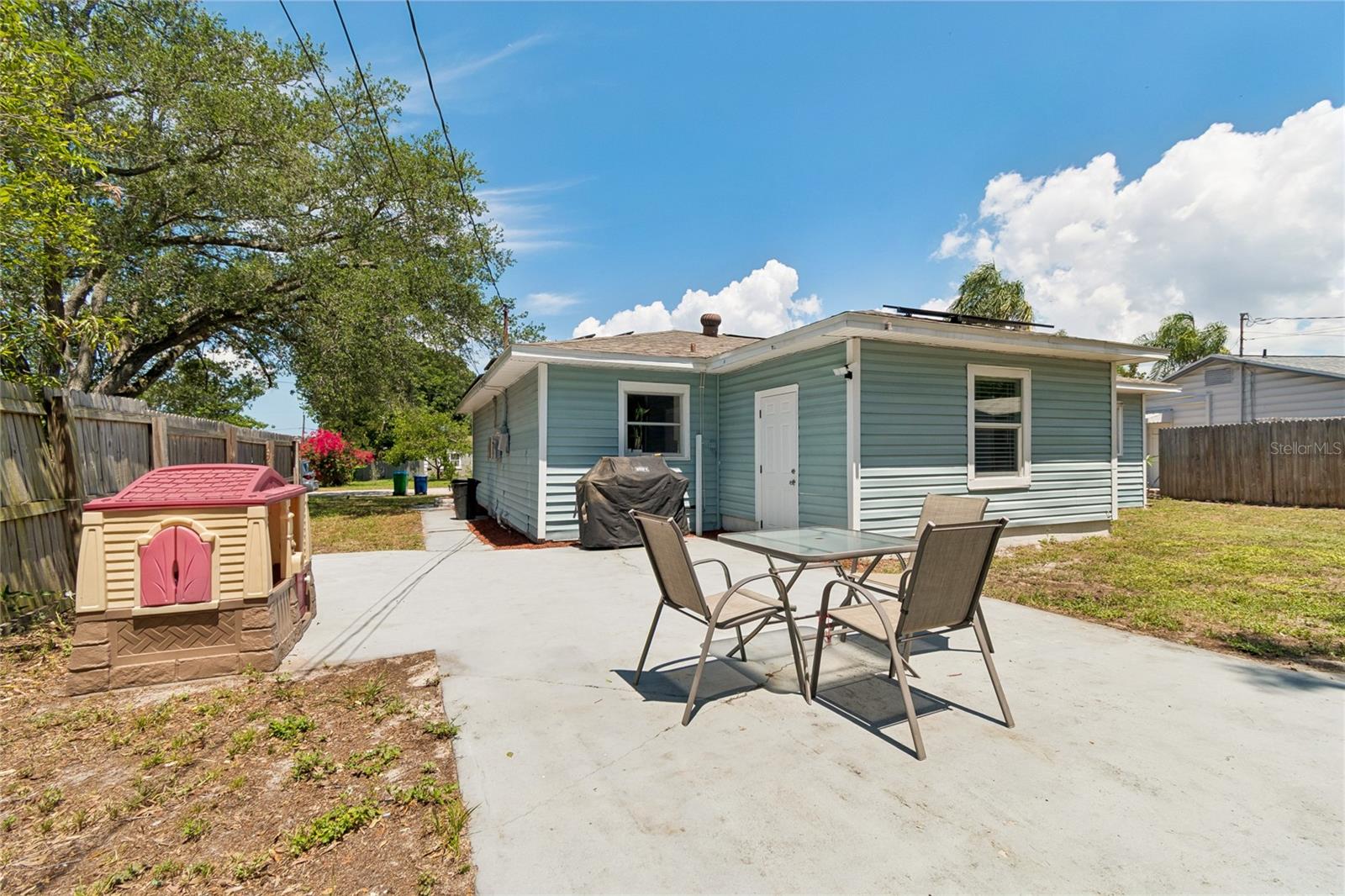 111 W GRAPEFRUIT CIR, CLEARWATER, FL, 33763