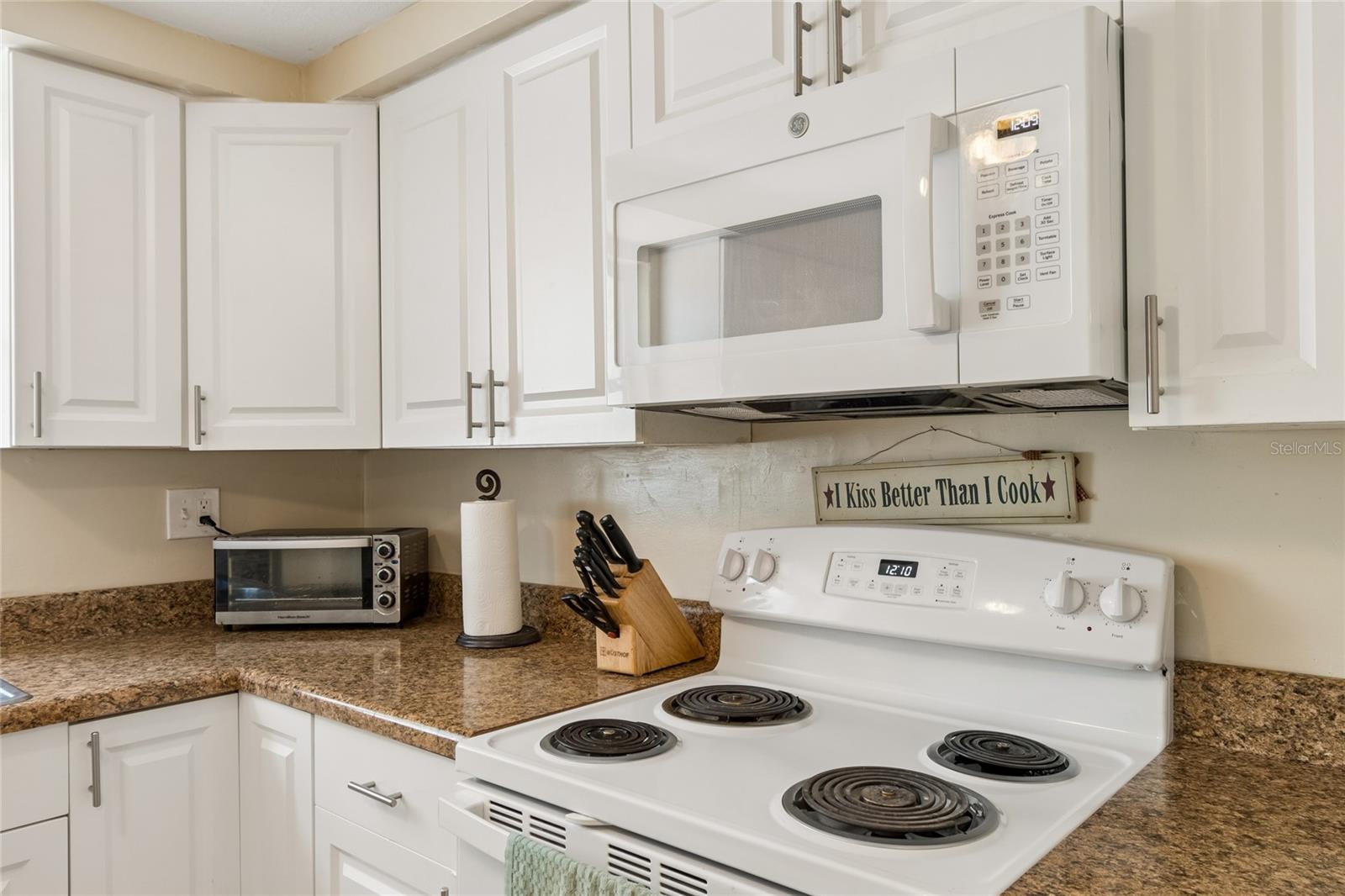 111 W GRAPEFRUIT CIR, CLEARWATER, FL, 33763