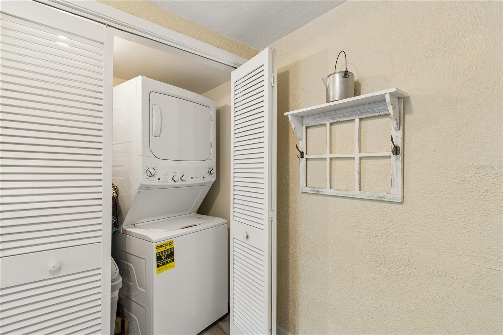 111 W GRAPEFRUIT CIR, CLEARWATER, FL, 33763