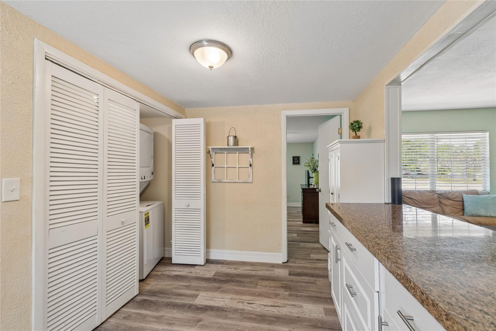 111 W GRAPEFRUIT CIR, CLEARWATER, FL, 33763