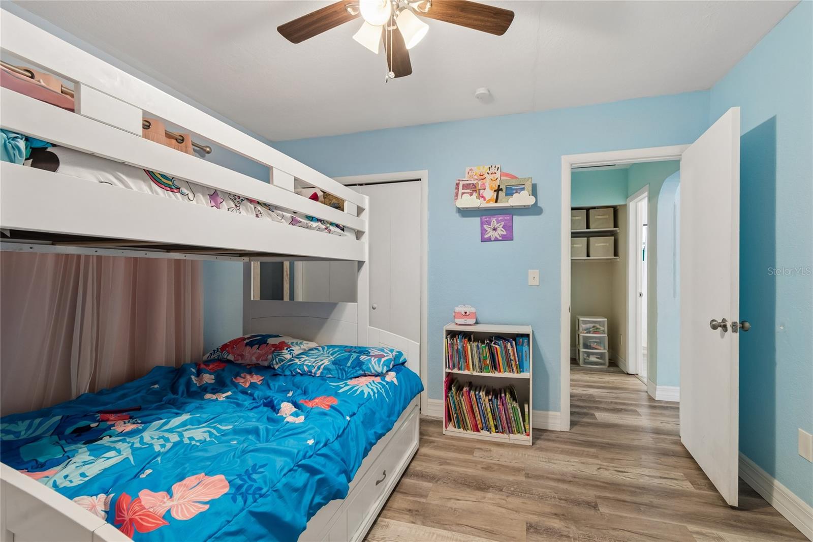 111 W GRAPEFRUIT CIR, CLEARWATER, FL, 33763