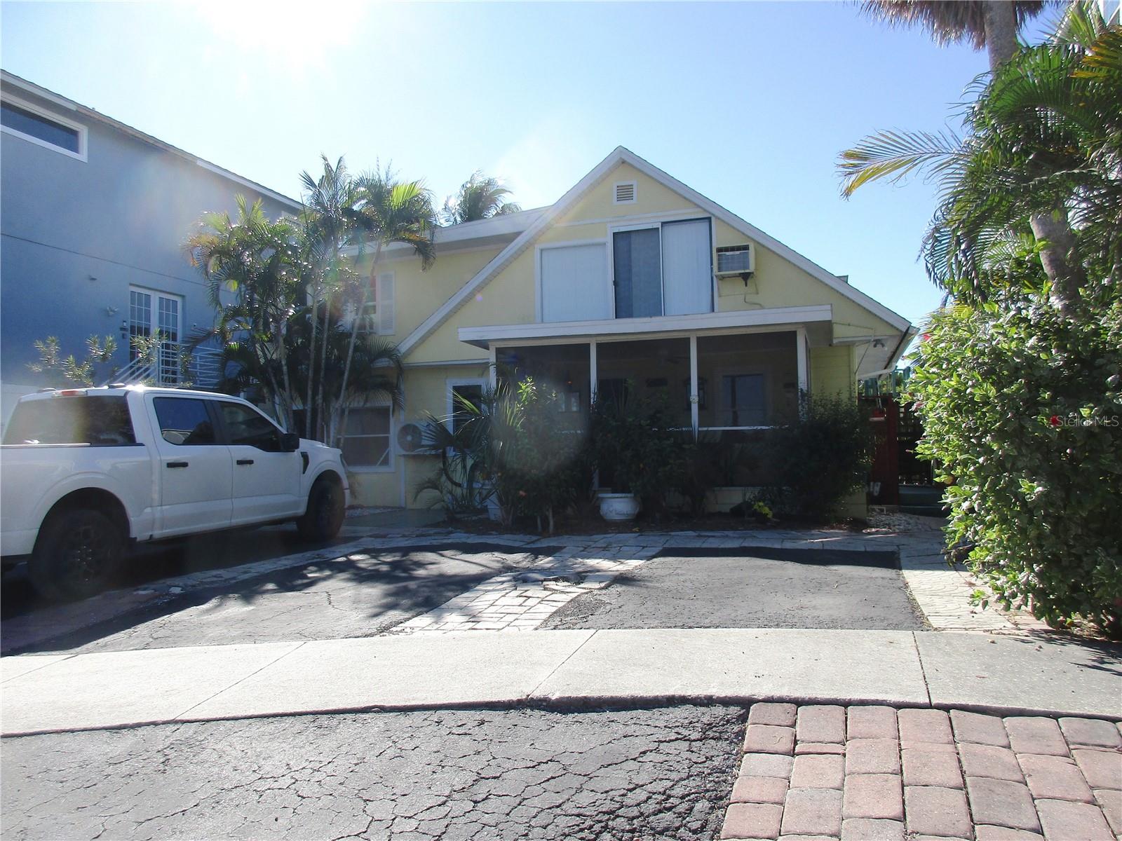618 AVENIDA DE MAYO, SARASOTA, FL, 34242