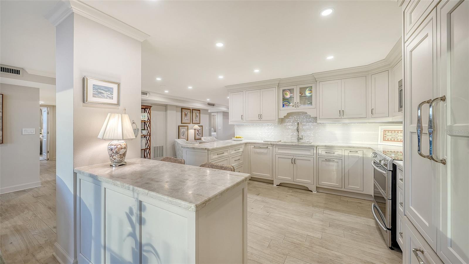 101 BENJAMIN FRANKLIN DR #85 & 86, SARASOTA, FL, 34236