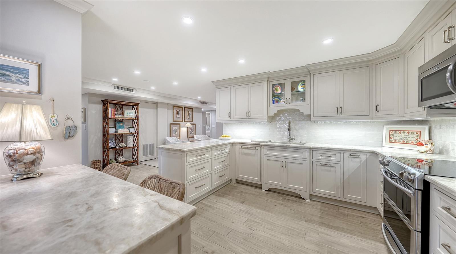 101 BENJAMIN FRANKLIN DR #85 & 86, SARASOTA, FL, 34236