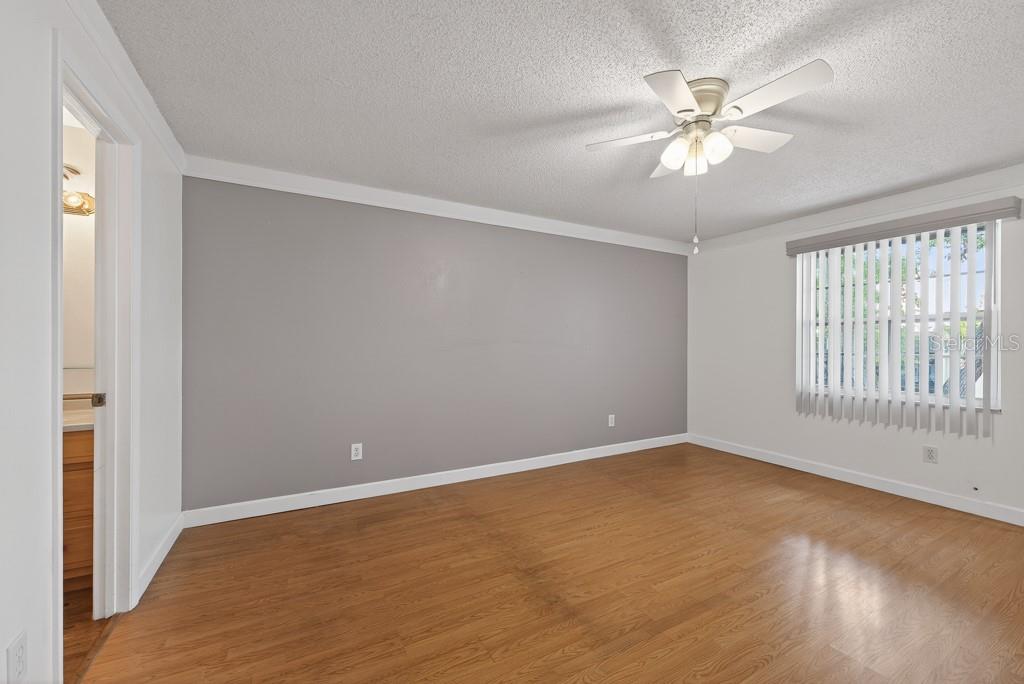 3803 N OAK DR #B32, TAMPA, FL, 33611