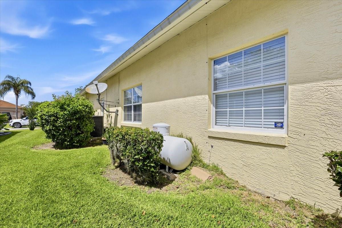 2 CARLSON LN, PALM COAST, FL, 32137