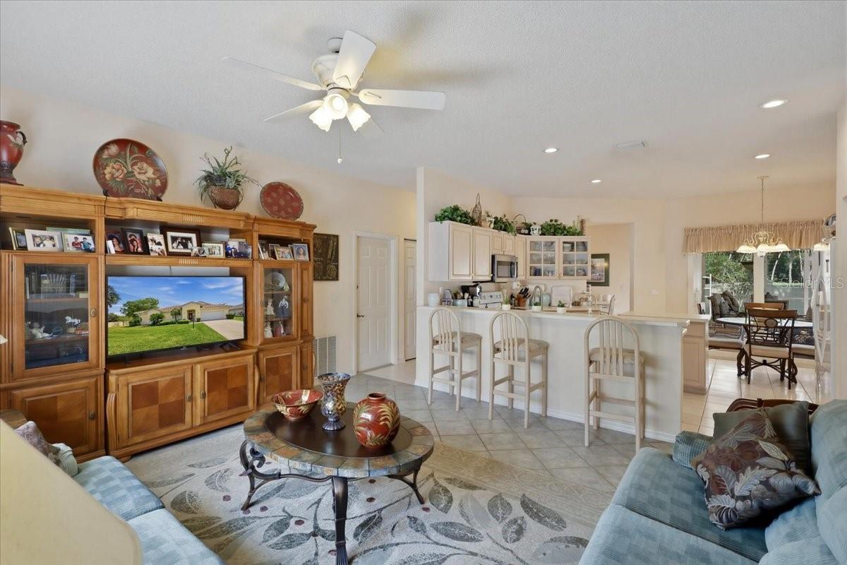 2 CARLSON LN, PALM COAST, FL, 32137