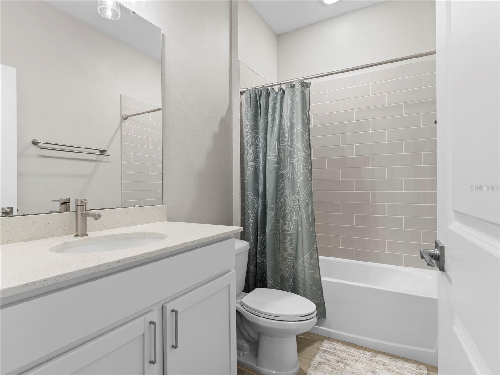 1 FIELDSTONE LN, PALM COAST, FL, 32137