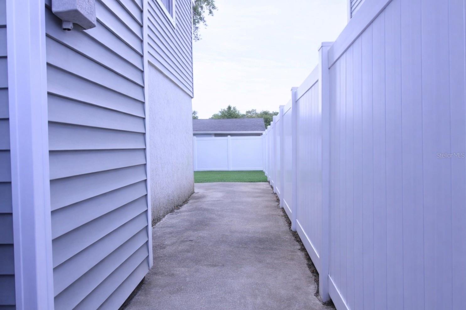 11808 N ARMENIA AVE, TAMPA, FL, 33612