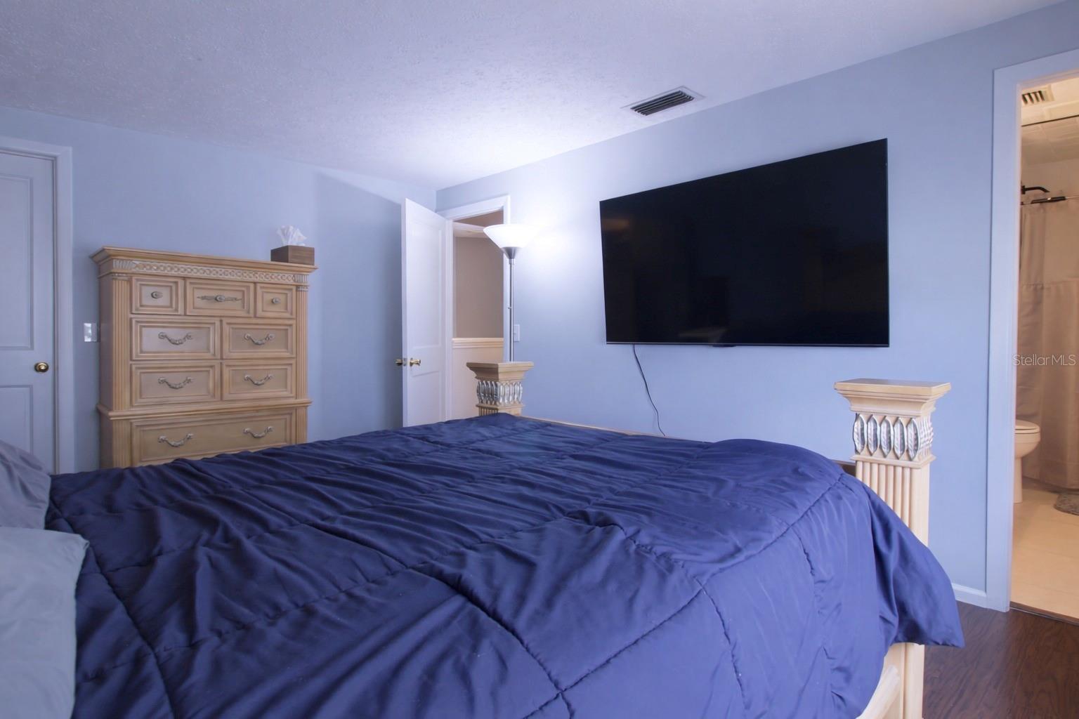 11808 N ARMENIA AVE, TAMPA, FL, 33612