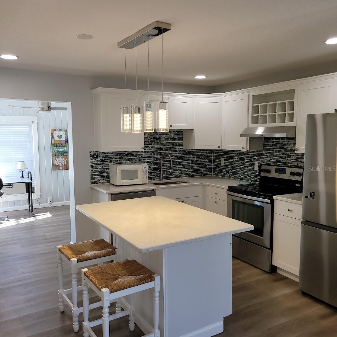 4470 MAINLANDS BLVD W, PINELLAS PARK, FL, 33782